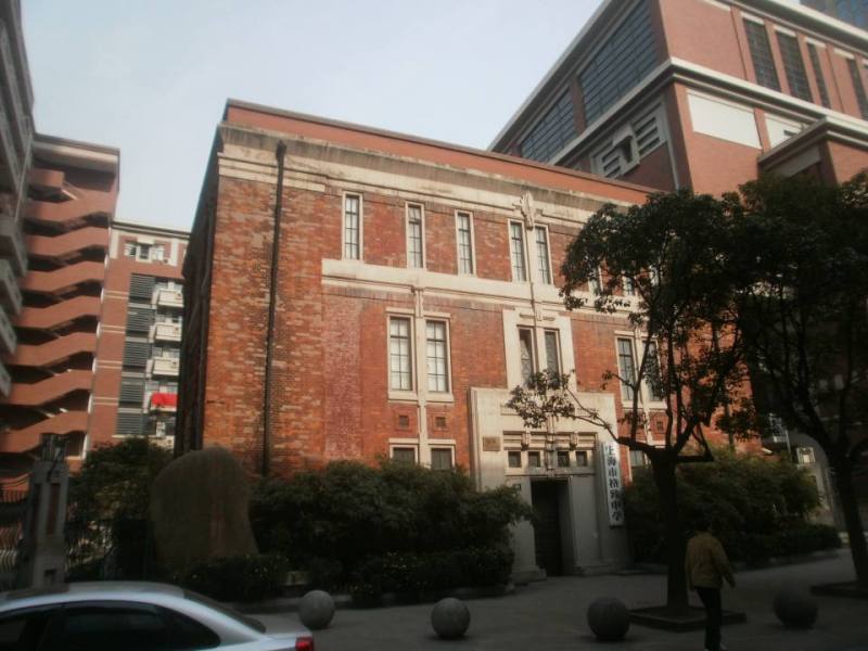 上海广西北路66号格致中学大门