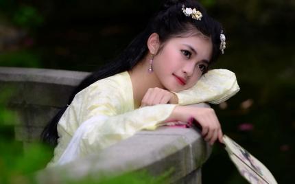 花样歌词（二）：由远推近