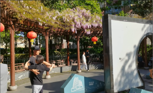 《江湾源》的舞蹈爱好者